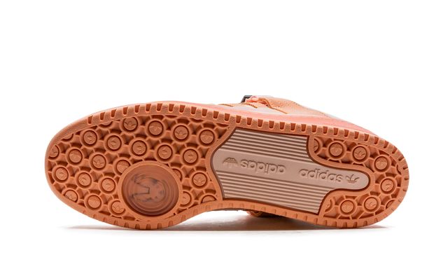 Huevo de Pascua rosa de Bad Bunny de Adidas