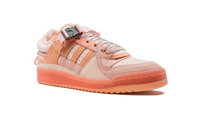 Huevo de Pascua rosa de Bad Bunny de Adidas