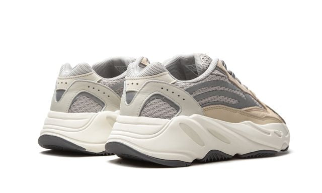 Adidas Yeezy Boost 700 V2 Crema