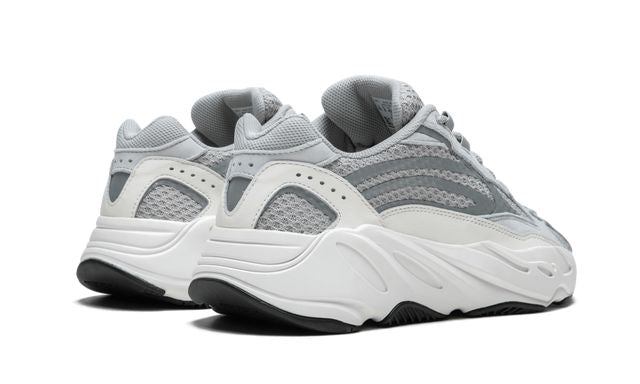 Adidas Yeezy Boost 700 V2 Estático
