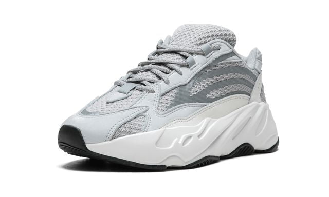 Adidas Yeezy Boost 700 V2 Estático