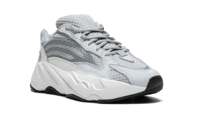 Adidas Yeezy Boost 700 V2 Estático