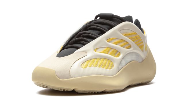 Adidas Yeezy Boost 700 V3 Saflor