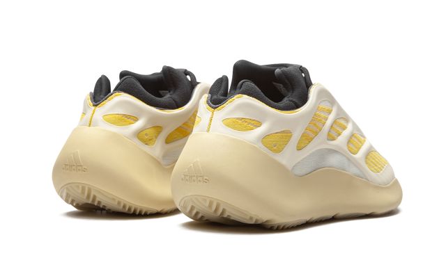 Adidas Yeezy Boost 700 V3 Saflor