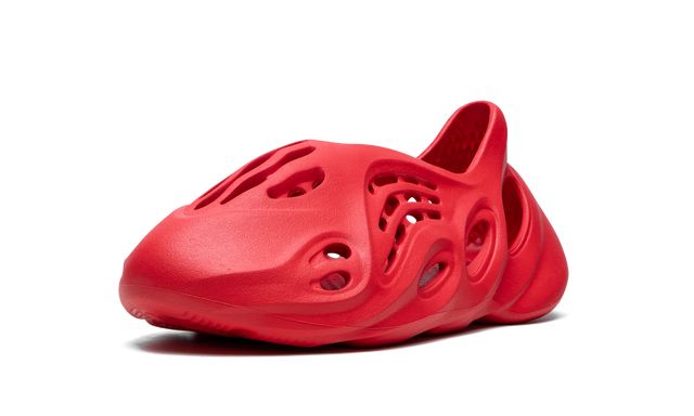 Adidas Yeezy Foam RNNR Bermellón