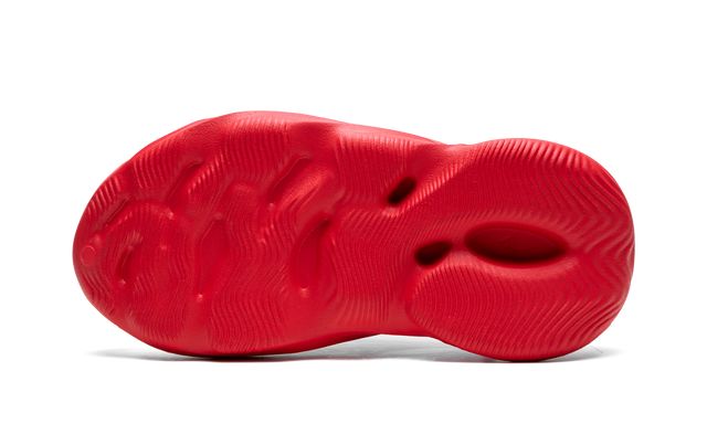 Adidas Yeezy Foam RNNR Bermellón