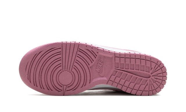 Dunk Low Next Nature para mujer en color rosa elemental