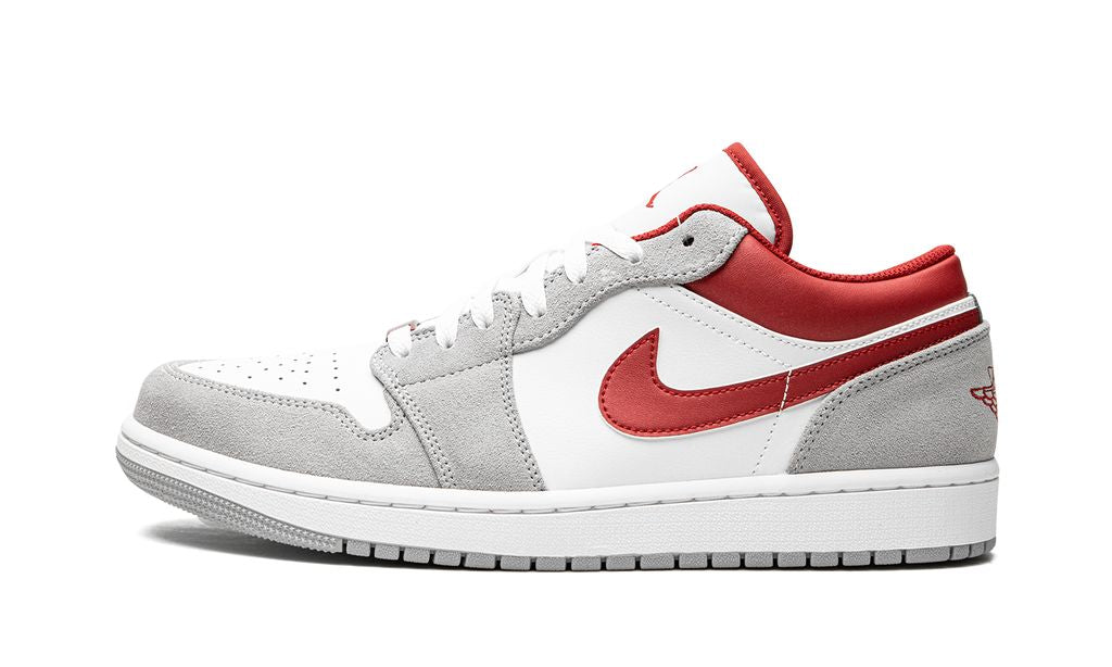 Jordan 1 Low SE Gris ahumado claro Rojo gimnasio