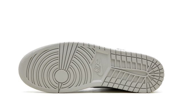 Jordan 1 Retro High OG Weißzement
