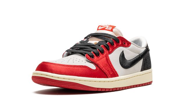 Jordan 1 Retro Low Trophäenraum