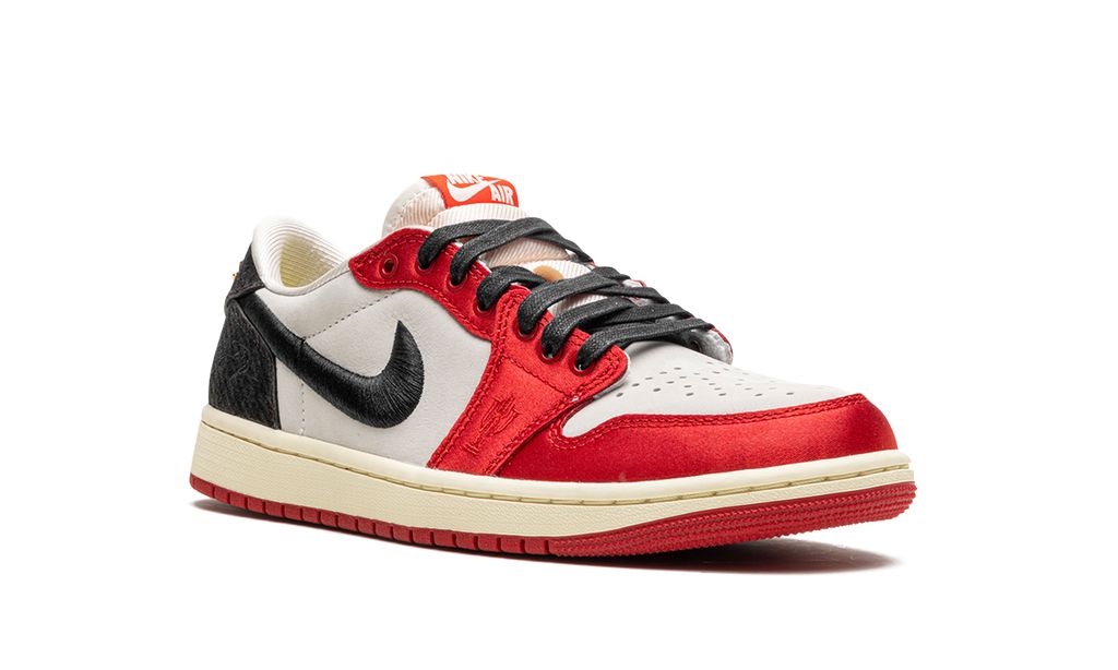 Jordan 1 Retro Low Trophäenraum