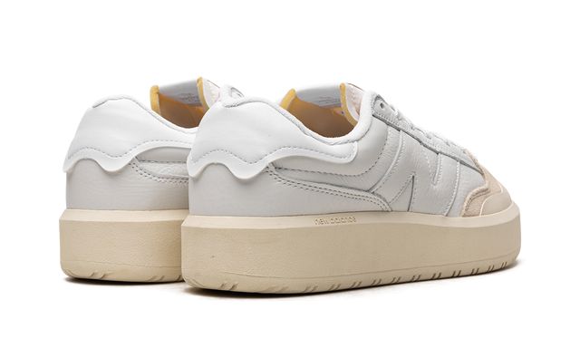 New Balance 302 „Weißer Mondstrahl“