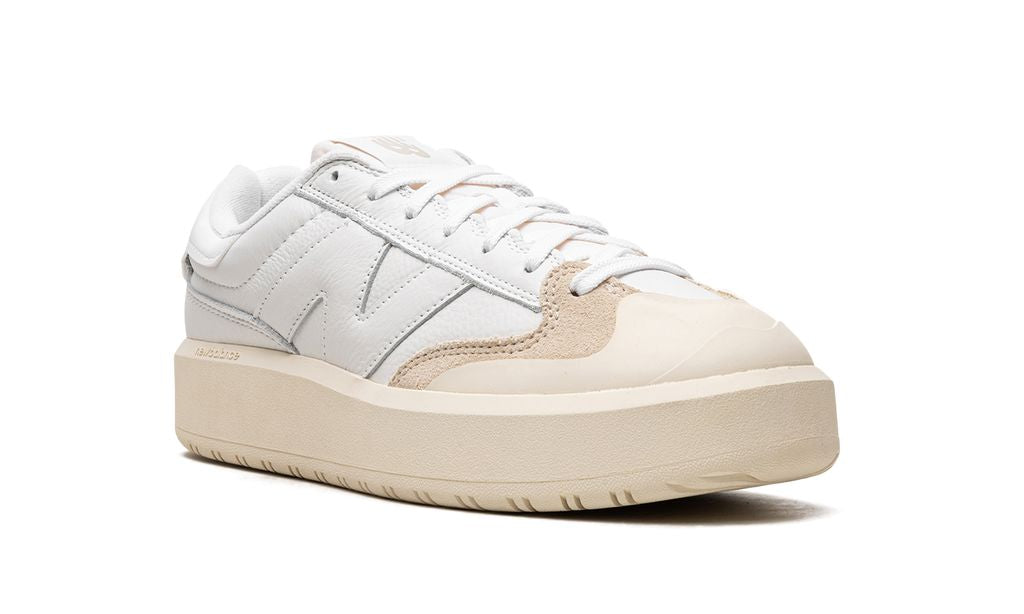 New Balance 302 „Weißer Mondstrahl“