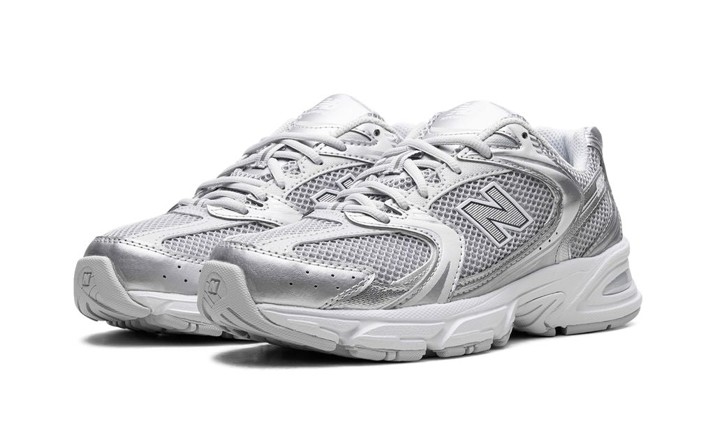 New Balance 530 Moonbeam Silber Metallic
