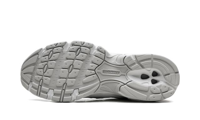 New Balance 530 Lunares Plateados Metálicos