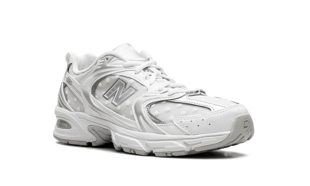 New Balance 530 Lunares Plateados Metálicos