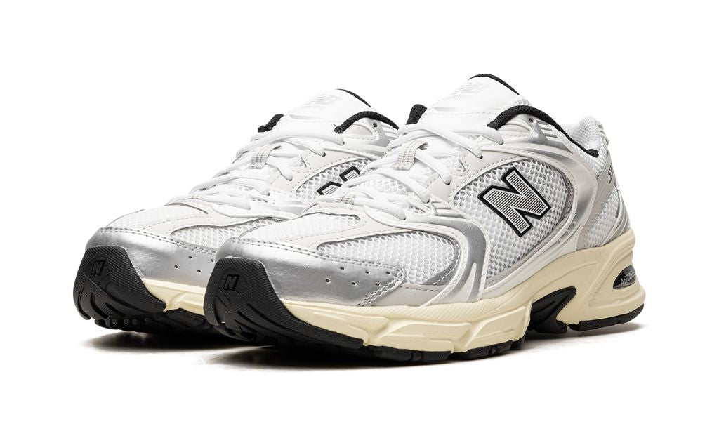 New Balance 530 Weiß / Silber
