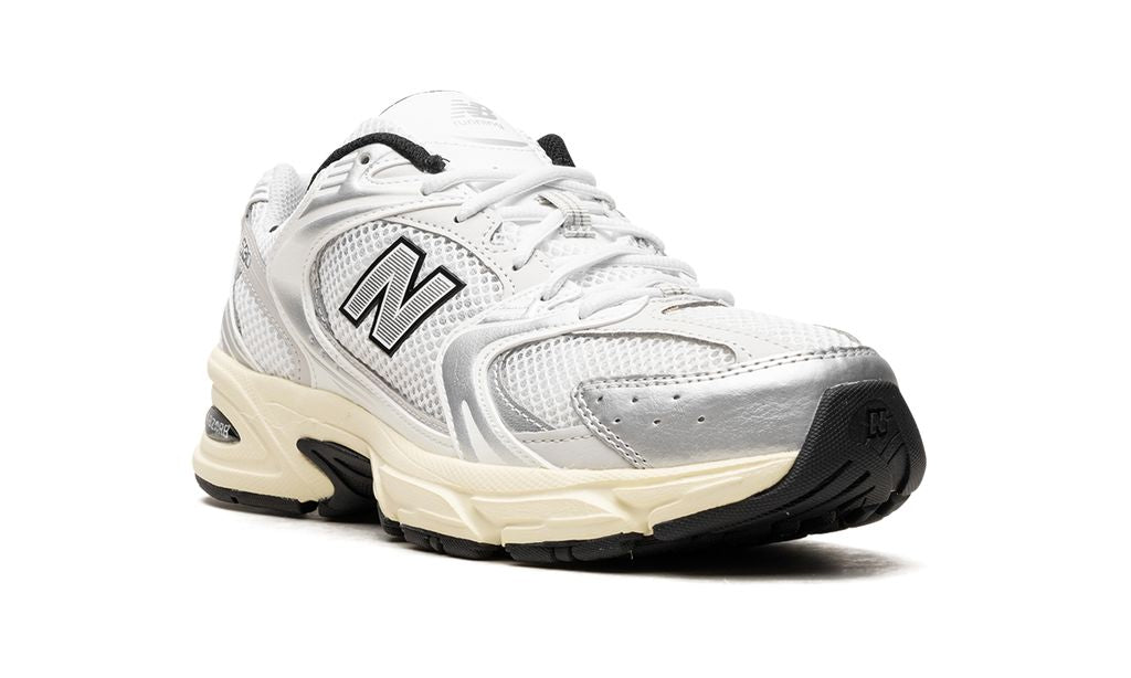 New Balance 530 Weiß / Silber