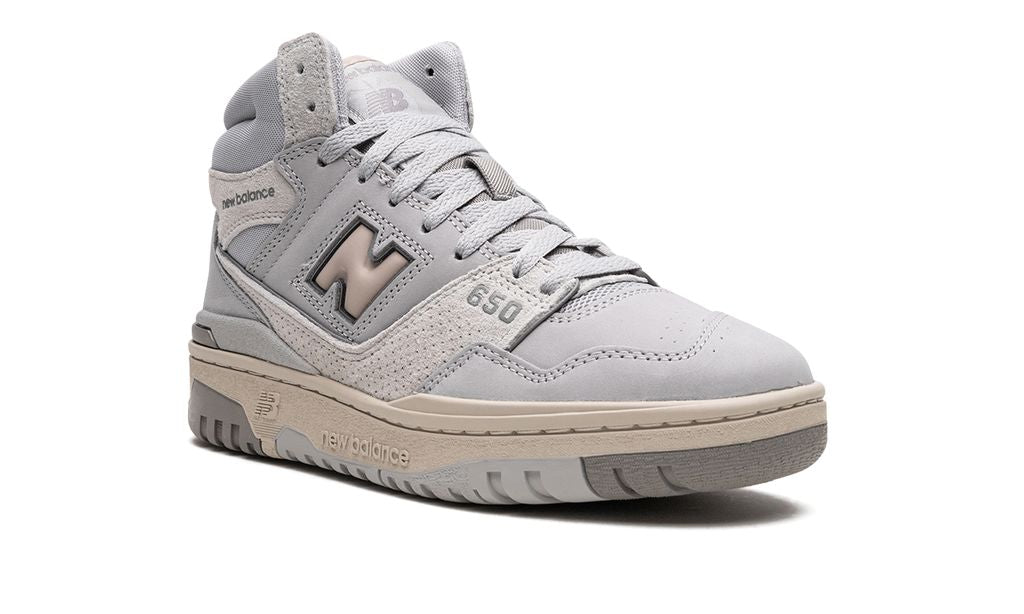 New Balance 650 Light Aluminio