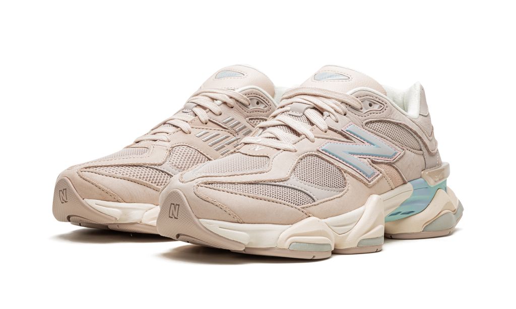 New Balance 9060 Elfenbein