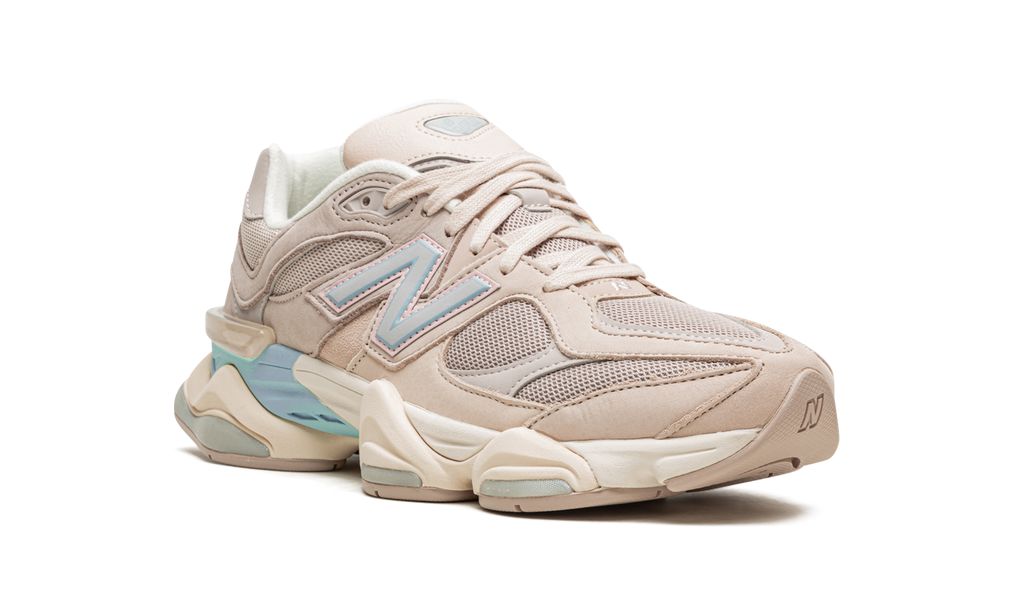 New Balance 9060 Elfenbein