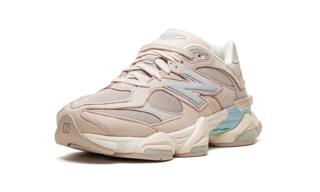 New Balance 9060 Elfenbein