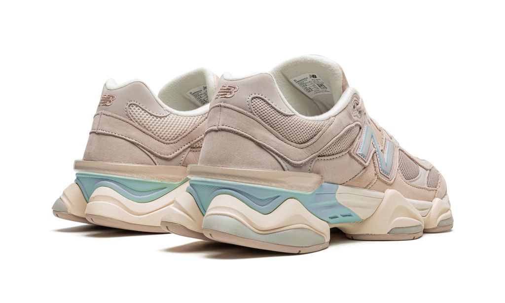 New Balance 9060 Elfenbein