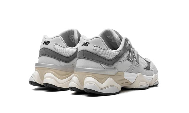 New Balance 9060 Regenwolkengrau