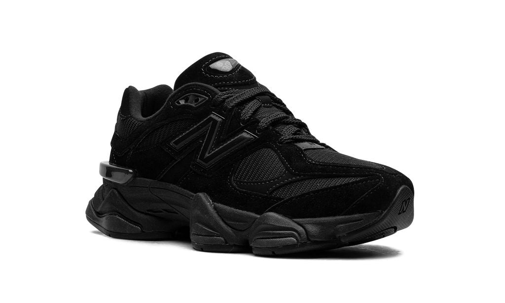 New Balance 9060 Triple Negro