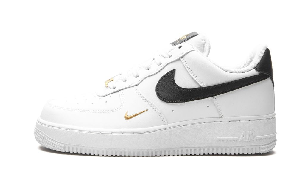 Nike Air Force 1 Essential Blanco Negro Dorado