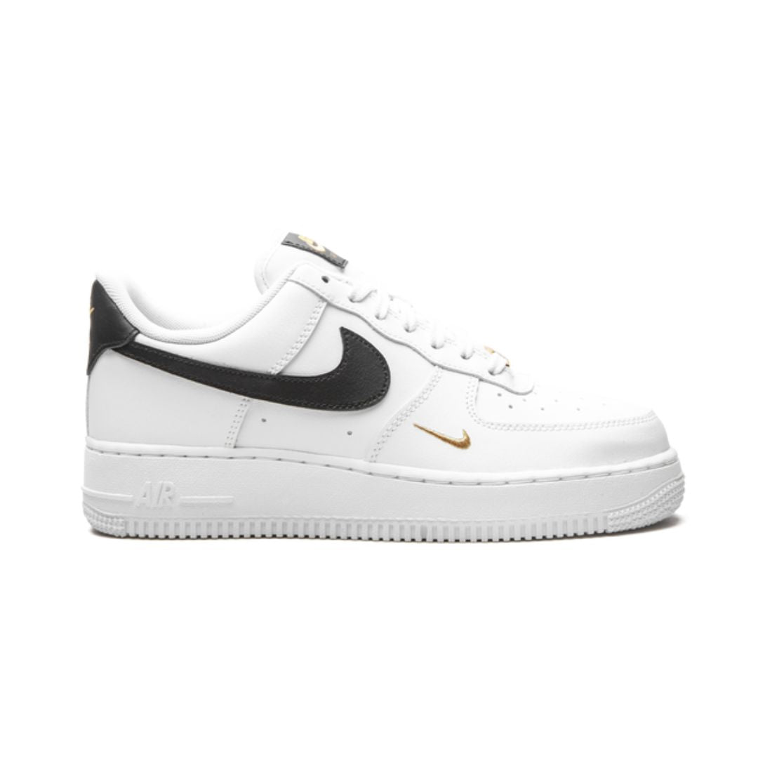 Nike Air Force 1 Essential Blanco Negro Dorado