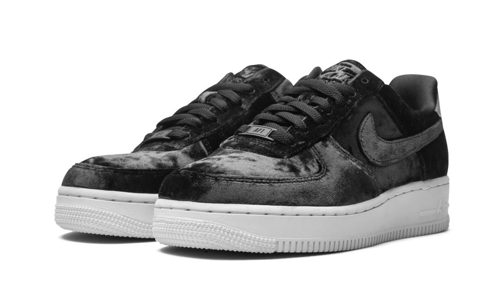Nike Air Force 1 Low „Black Velvet“