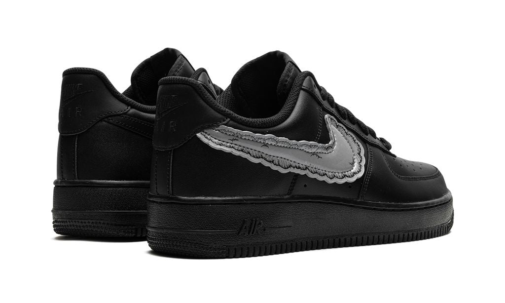 Nike Air Force 1 Low "KAWS x Sky High Farms - Negro"