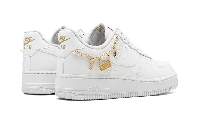 Nike Air Force 1 Low LX Weißer Anhänger