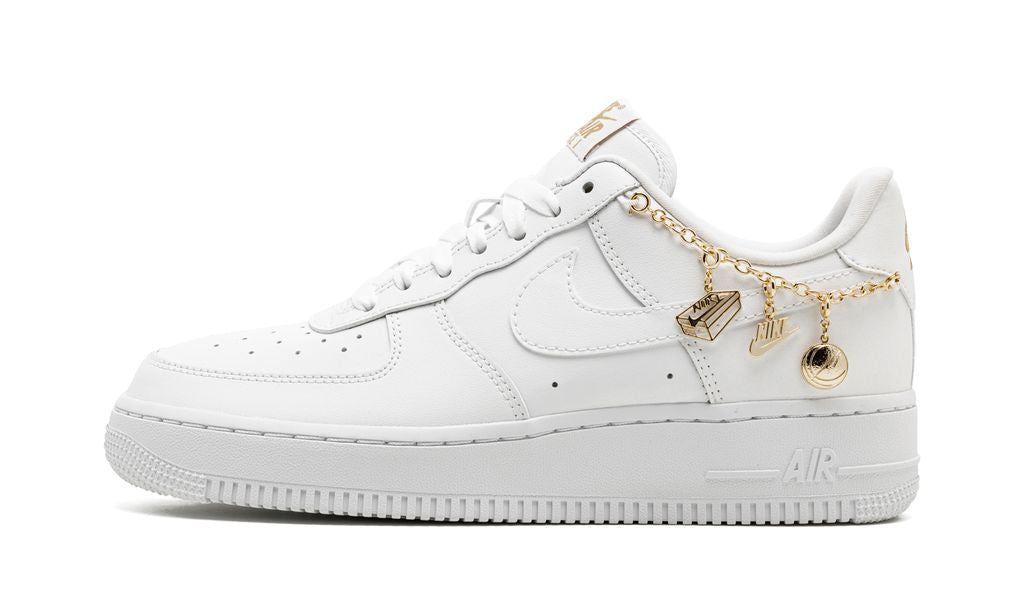 Nike Air Force 1 Low LX Weißer Anhänger
