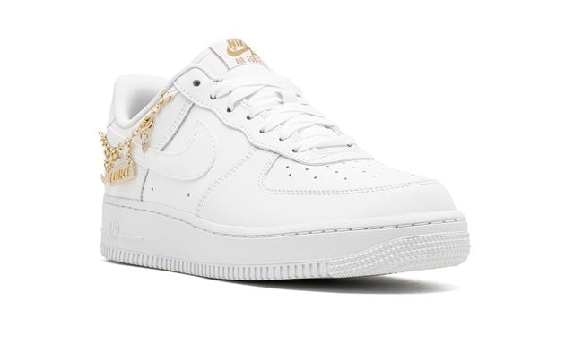 Nike Air Force 1 Low LX Weißer Anhänger
