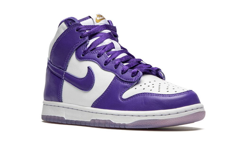 Nike Dunk High Varsity Lila