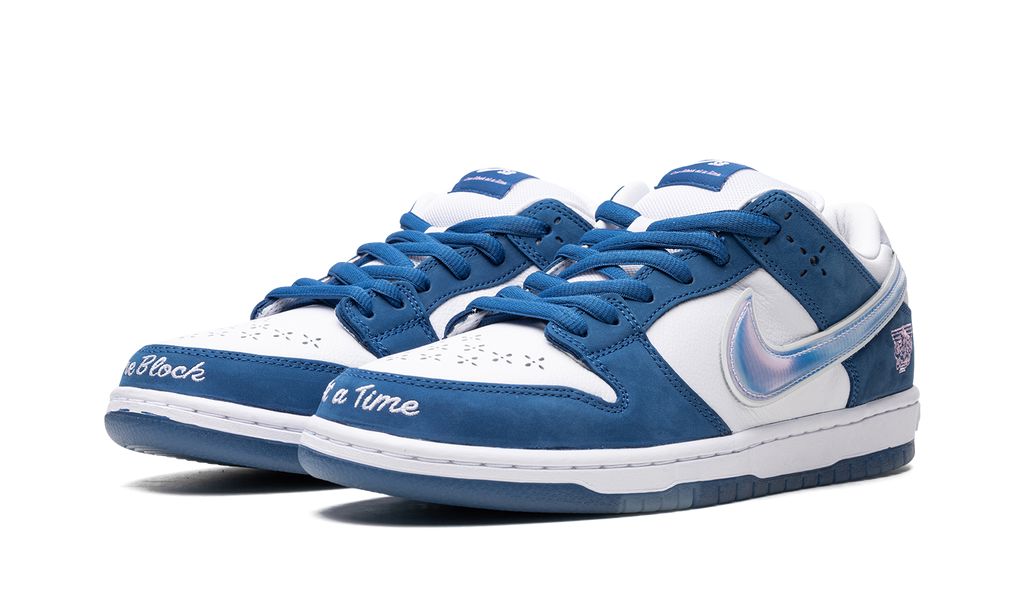 Nike Dunk Low Born x Raised