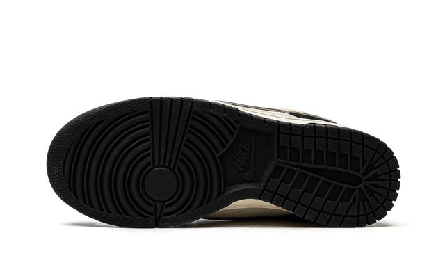 Nike Dunk Low LX Negro Gamuza Oro del Equipo