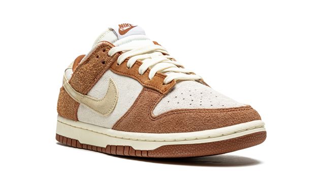 Nike Dunk Low Medium Curry