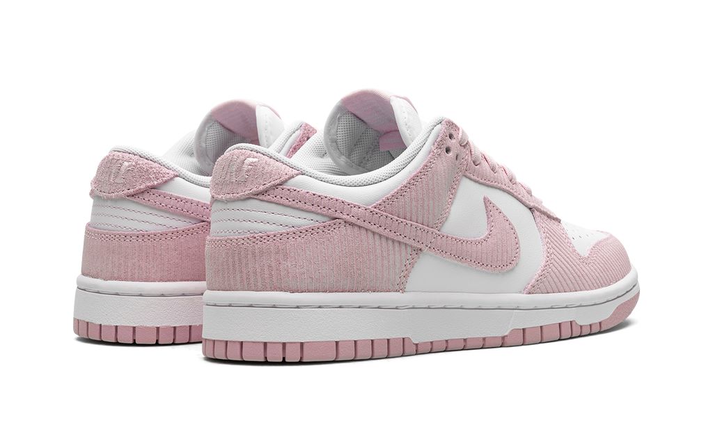 Nike Dunk Low de pana rosa