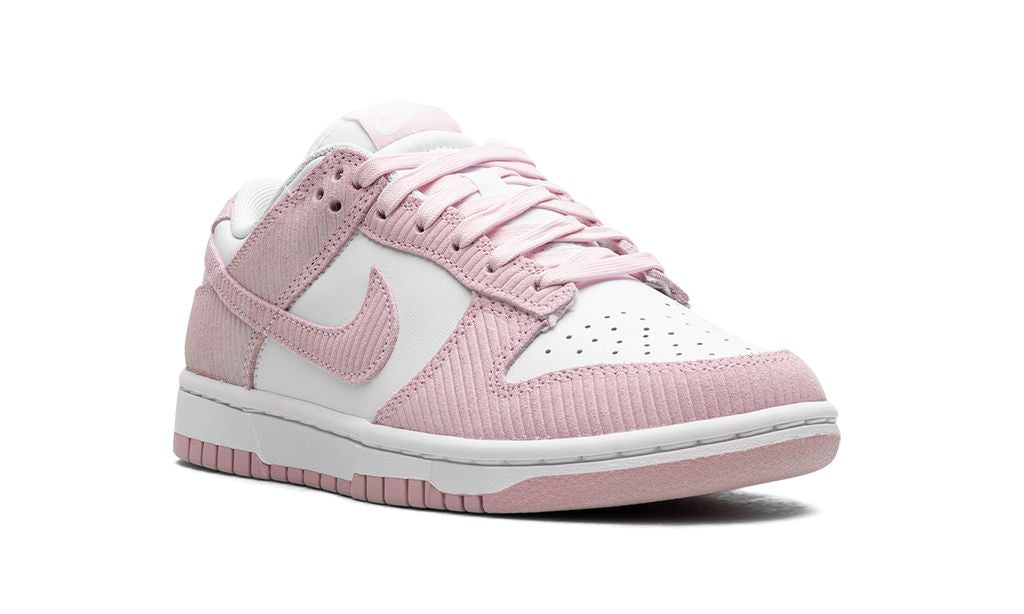 Nike Dunk Low de pana rosa