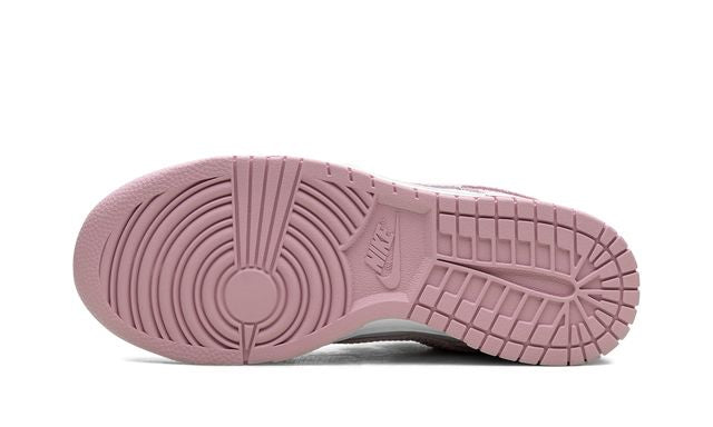 Nike Dunk Low de pana rosa