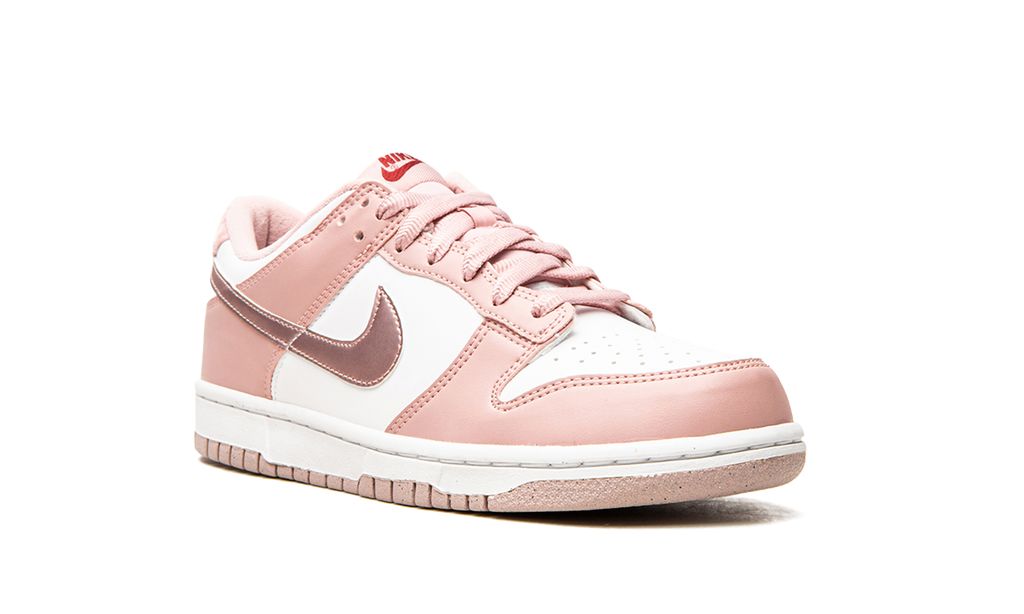 Nike Dunk Low de terciopelo rosa
