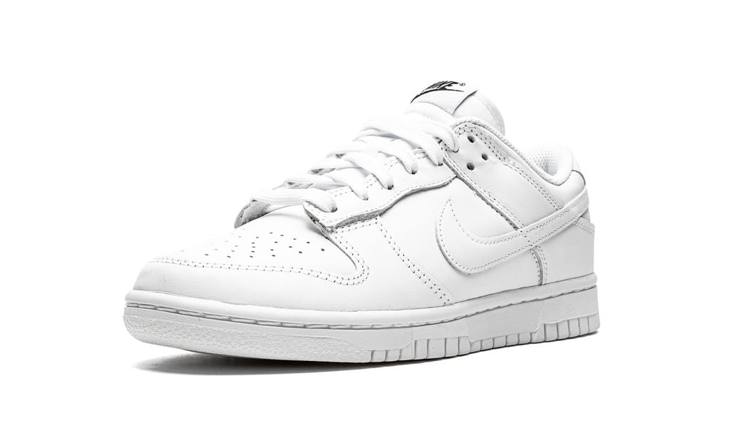 Nike Dunk Low Triple Blanco