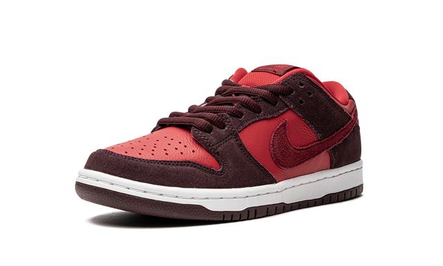 Nike SB Dunk Low Kirsche