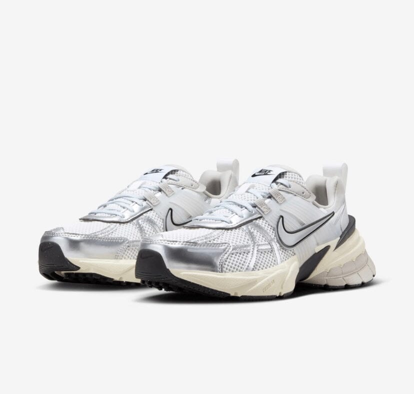 Nike Summit Blanco y Plata Metalizado