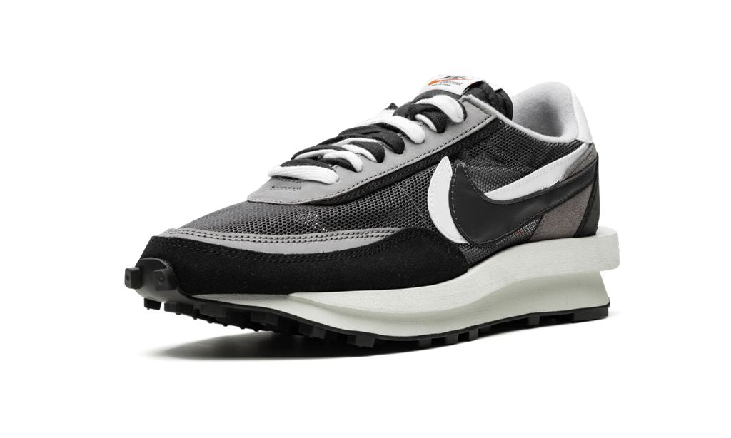 Nike Waffel Sacai Schwarz