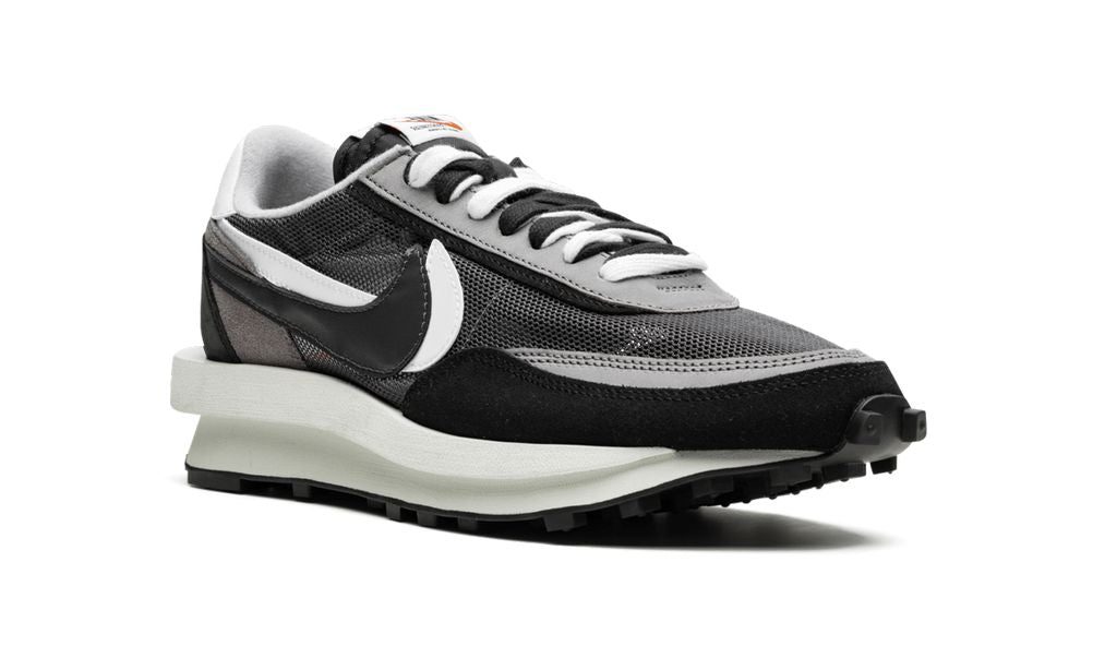 Nike Waffel Sacai Schwarz