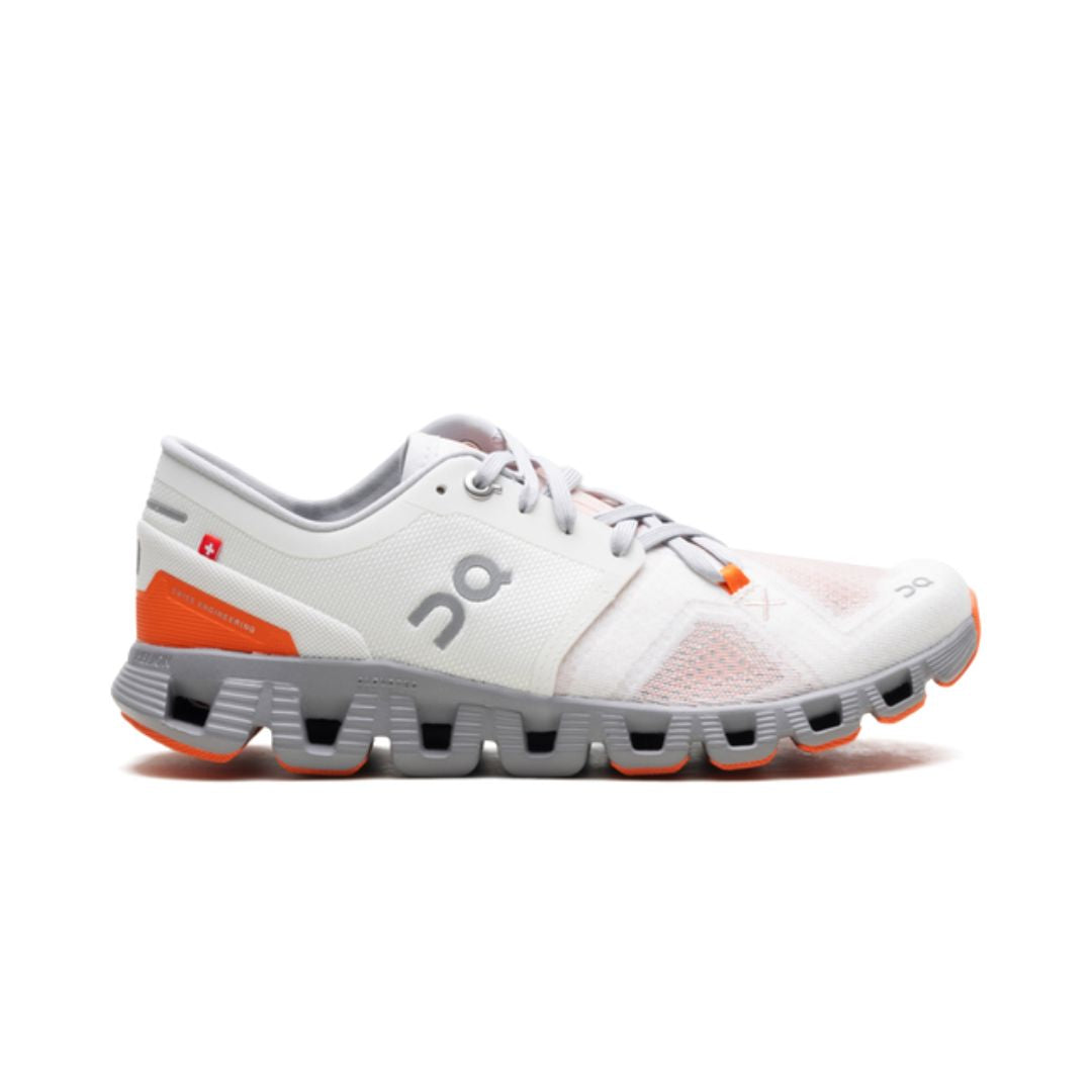 En Running Cloud X 3 Aleación Marfil